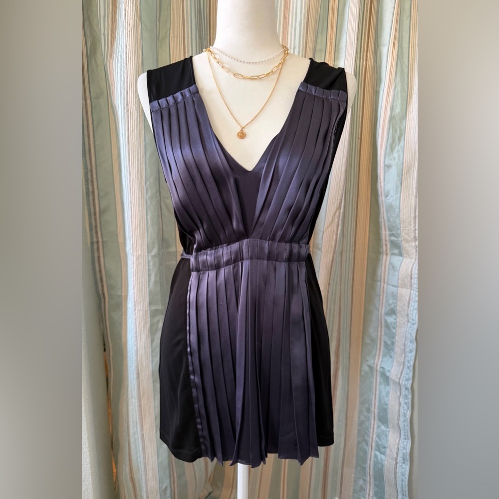 Elegant BCBGMAXAZRIA Black and Purple Pleated Sleeveless Top Back Tie Silk